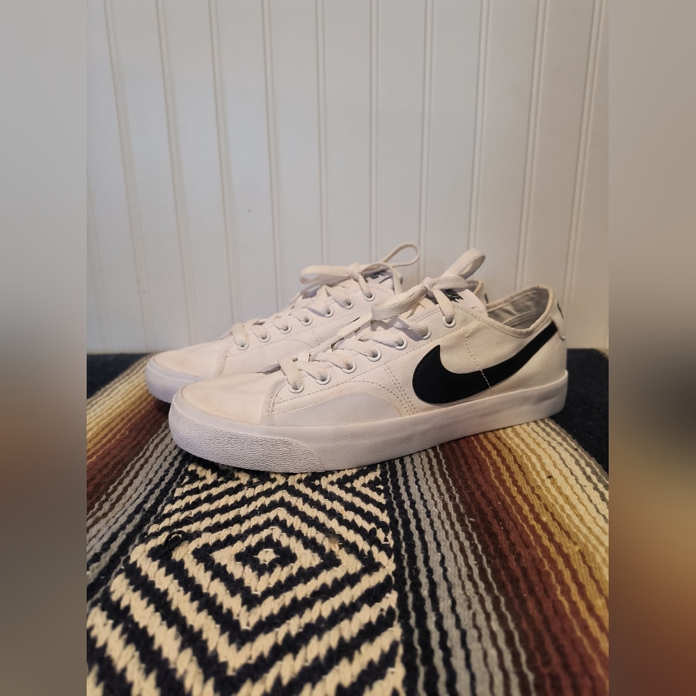 Nike SB's